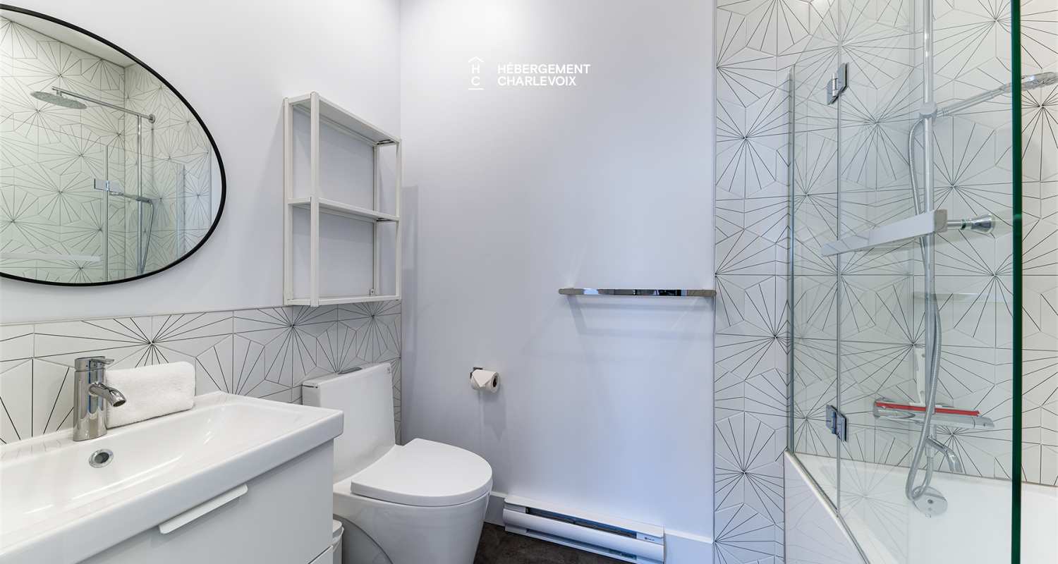 CHO-155 - Modernité et confort en plein centre de la nature Charlevoisienne!