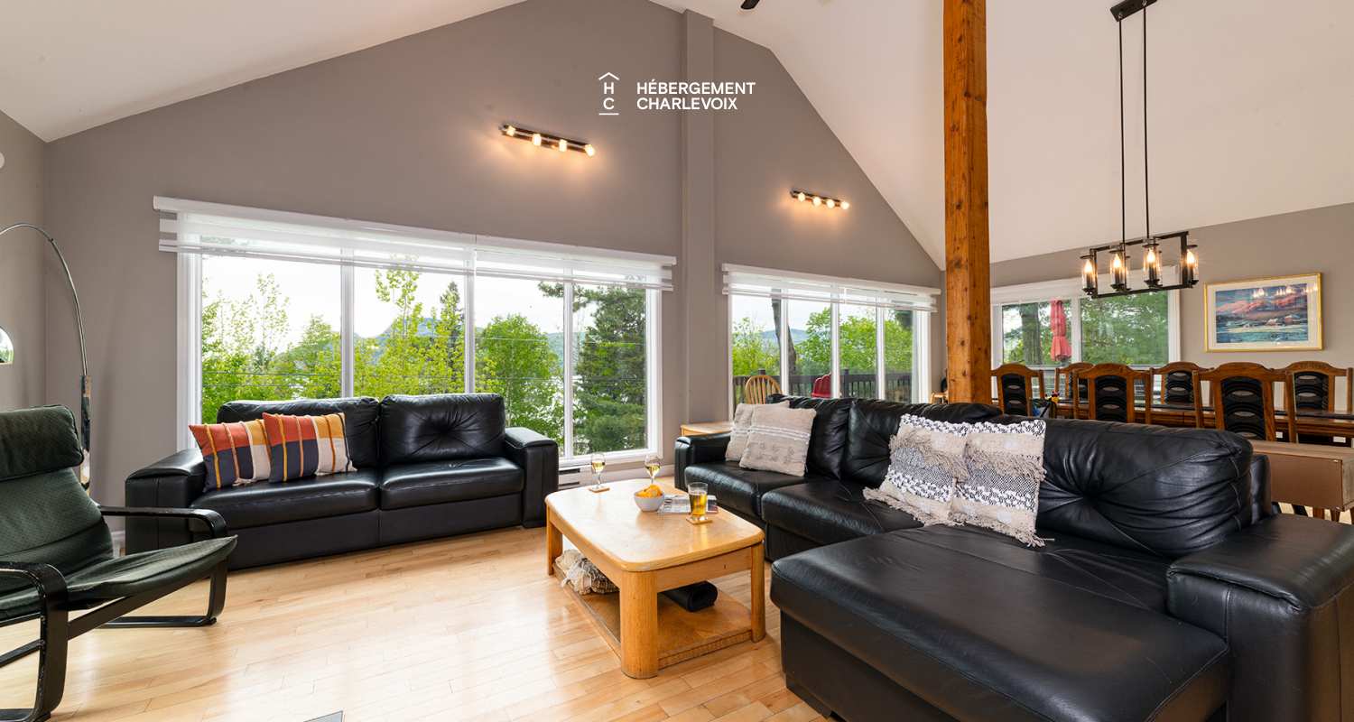 CHU-35 - Un spa accompagné d'une petite cascade d'eau