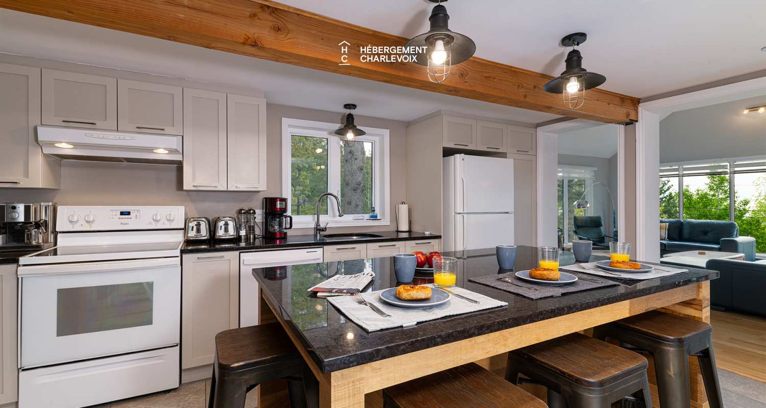 CHU-35 - Un spa accompagné d'une petite cascade d'eau