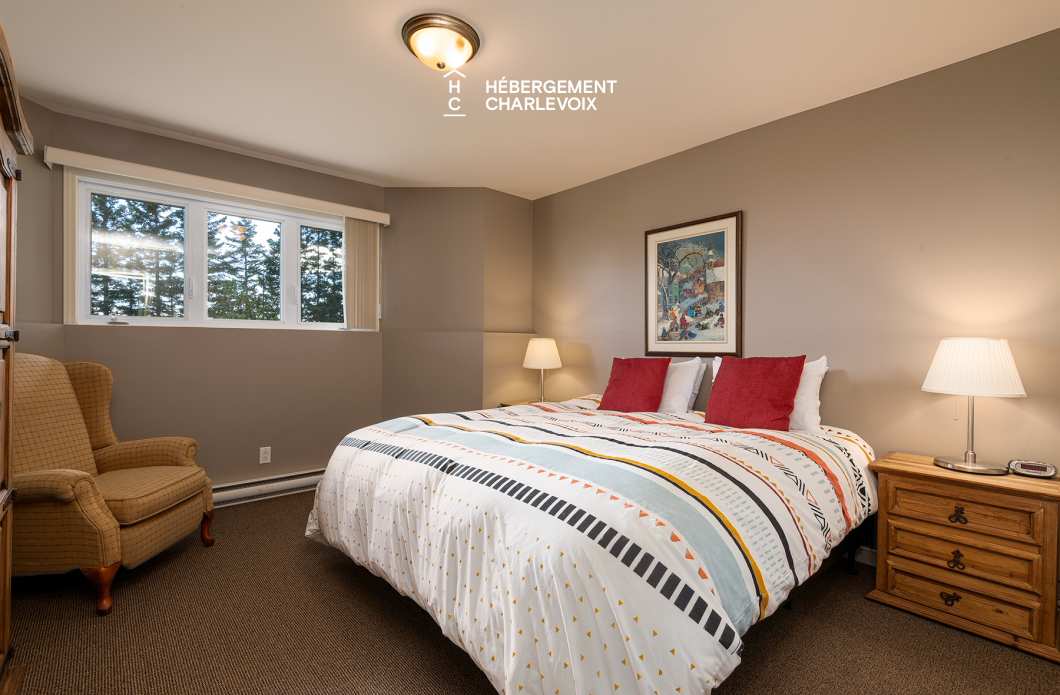 CIN-57-1 - Grand chalet avec 2 unités confortables avec vue sur le fleuve!