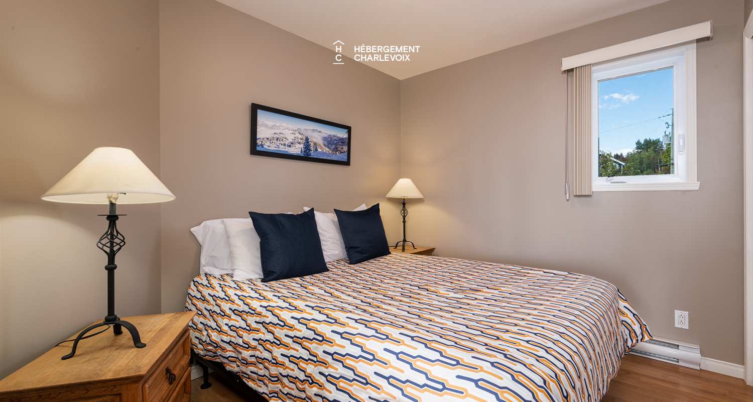 CIN-57-2 - Book for 2 families, while respecting sanitary measures, since this residence is designed to convert into two separate units.