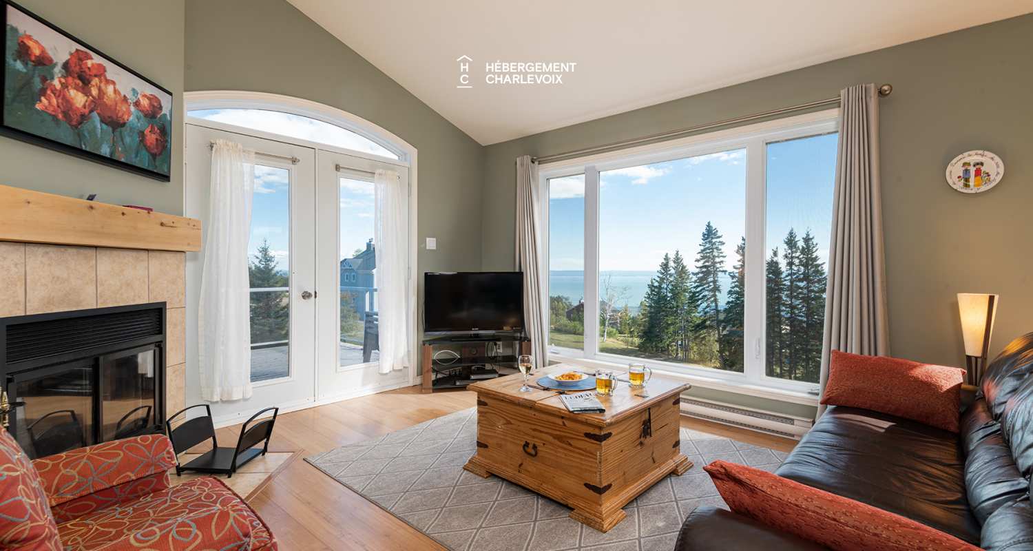 CIN-57-2 - Book for 2 families, while respecting sanitary measures, since this residence is designed to convert into two separate units.