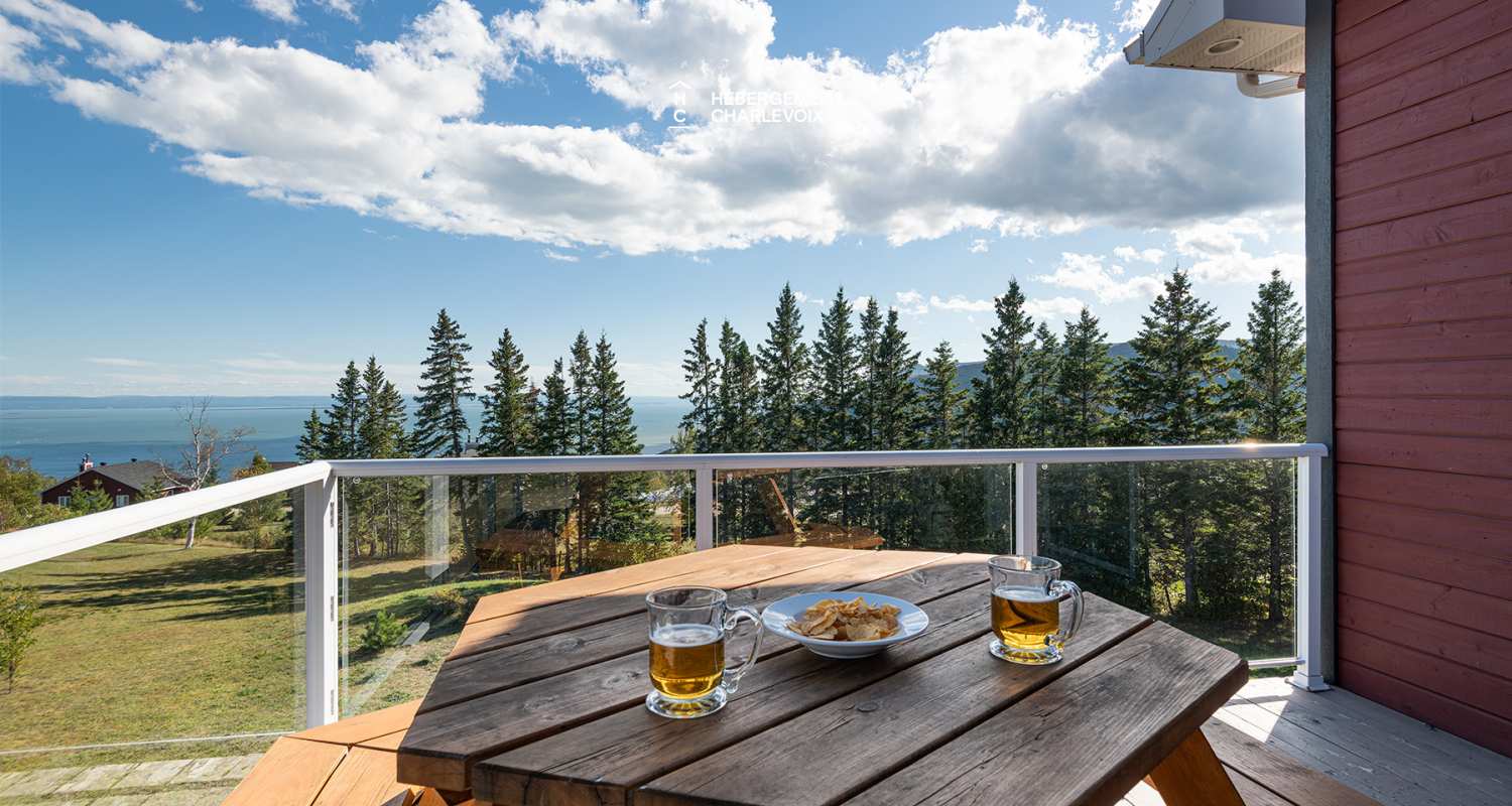 CIN-57-2 - Book for 2 families, while respecting sanitary measures, since this residence is designed to convert into two separate units.