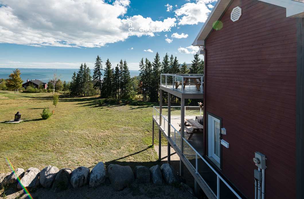 CIN-57-1 - Grand chalet avec 2 unités confortables avec vue sur le fleuve!