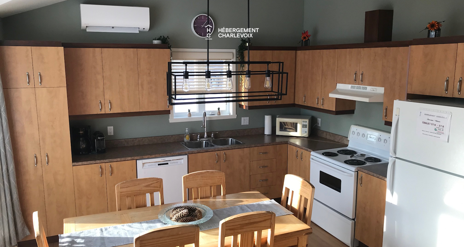 CIN-57-2 - Book for 2 families, while respecting sanitary measures, since this residence is designed to convert into two separate units.