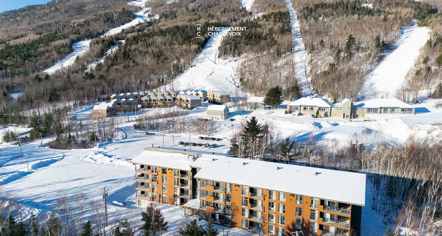 Cache 3 chambres, 1 lit King, 1 lit Queen, 2 lits simples superposés, 1 divan-lit - unité de coin - 1 à 8 personnes - Situé à moins 200 mètres du télésiège