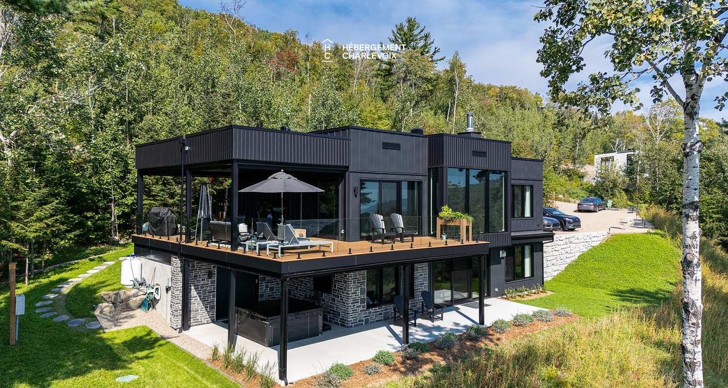 DAM-330 - Breathtaking view of the St. Lawrence River.