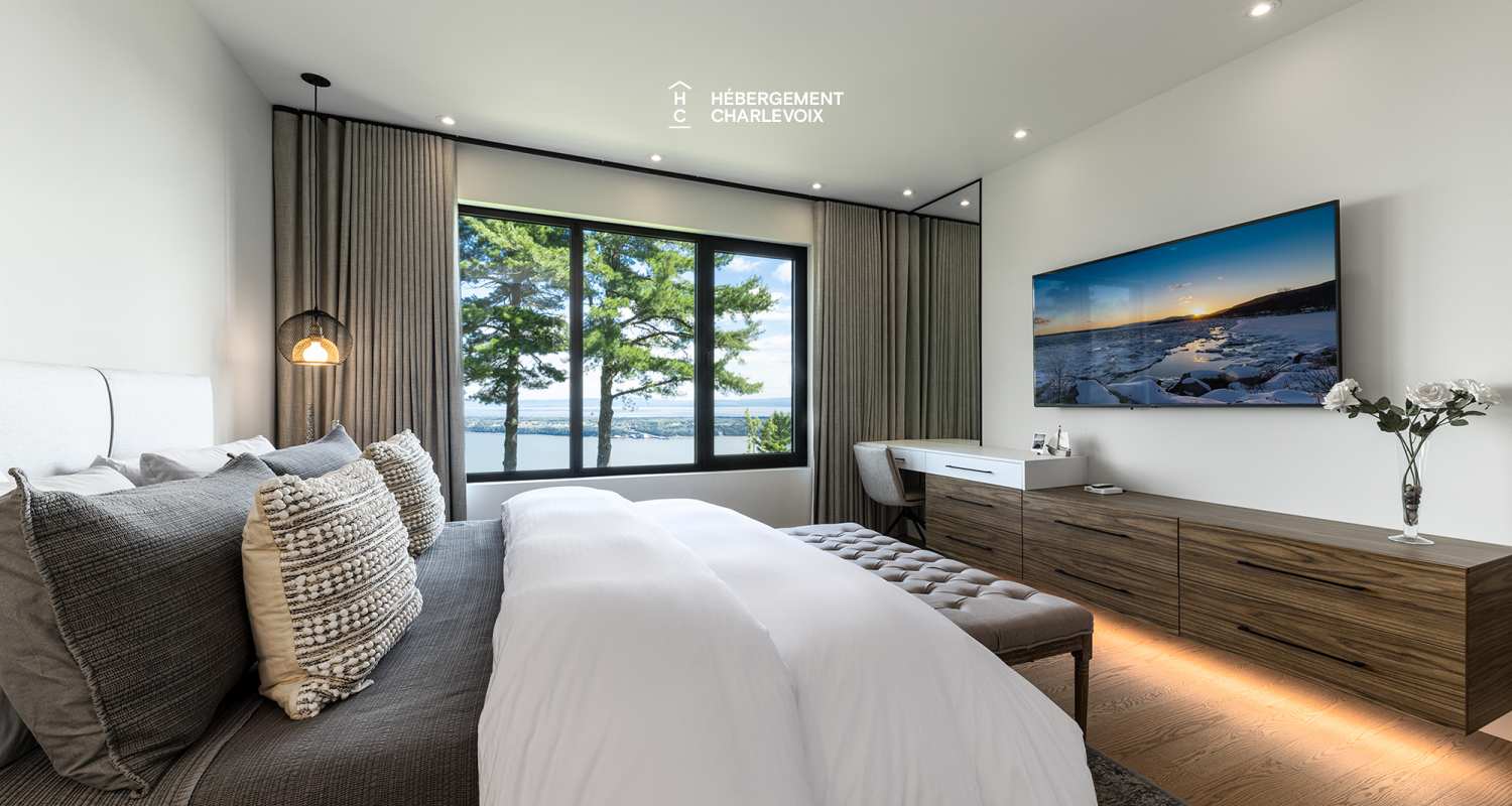 DAM-330 - Breathtaking view of the St. Lawrence River.