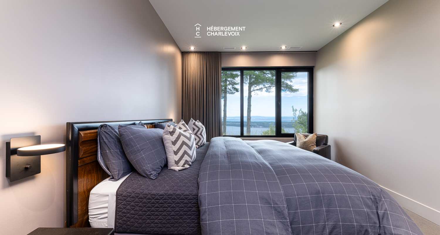 DAM-330 - Breathtaking view of the St. Lawrence River.