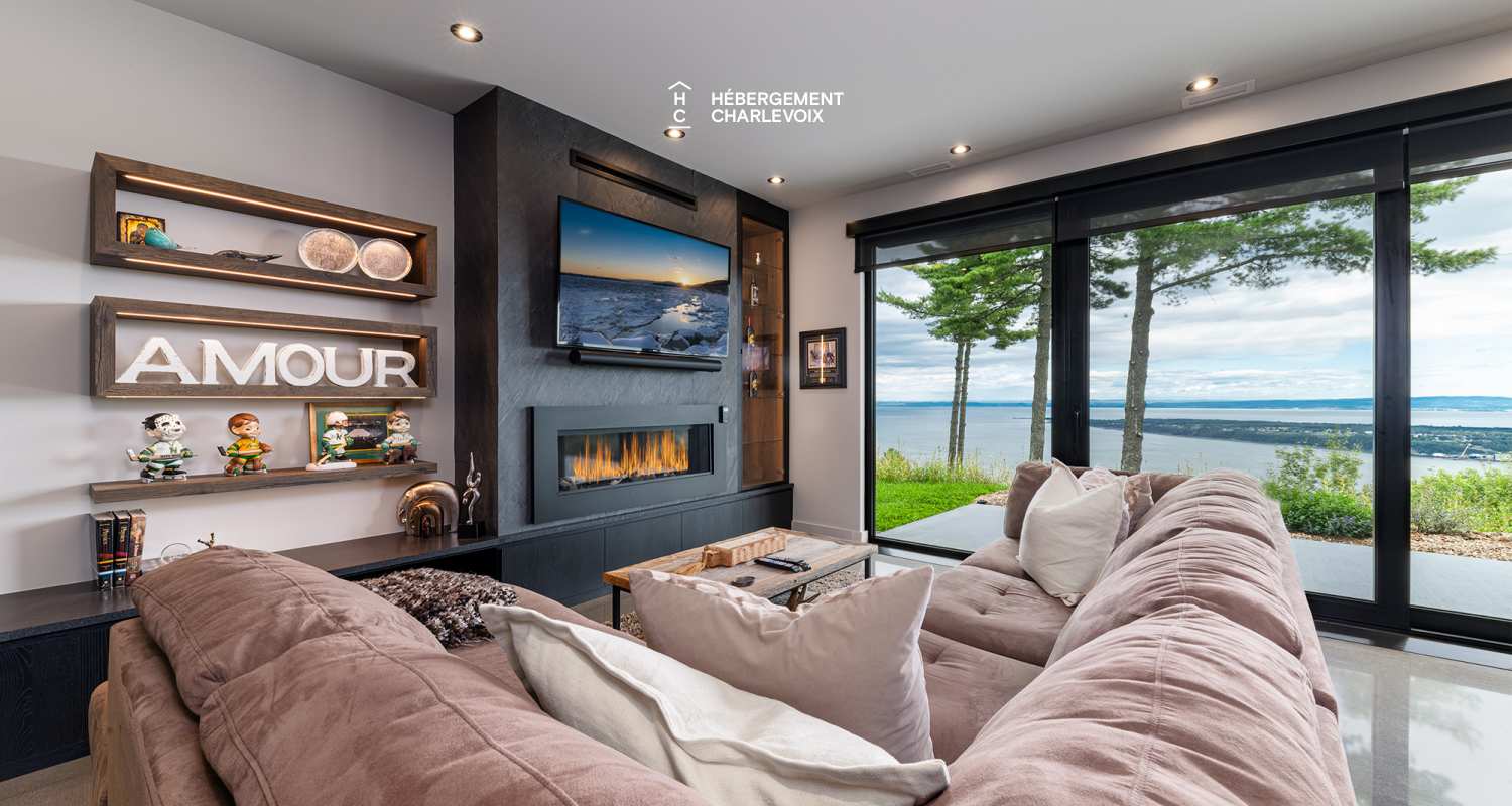 DAM-330 - Breathtaking view of the St. Lawrence River.