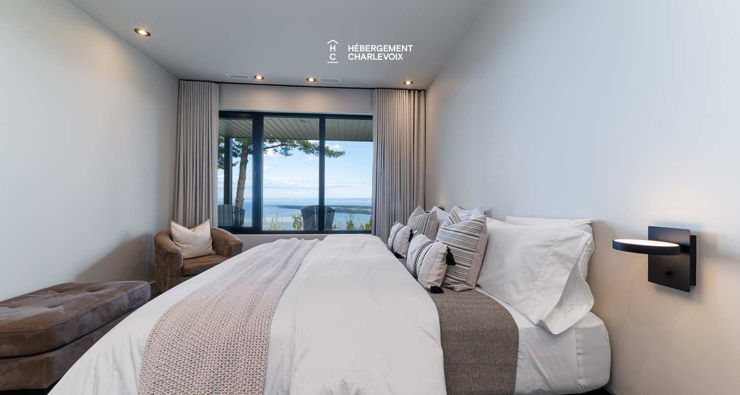 DAM-330 - Breathtaking view of the St. Lawrence River.