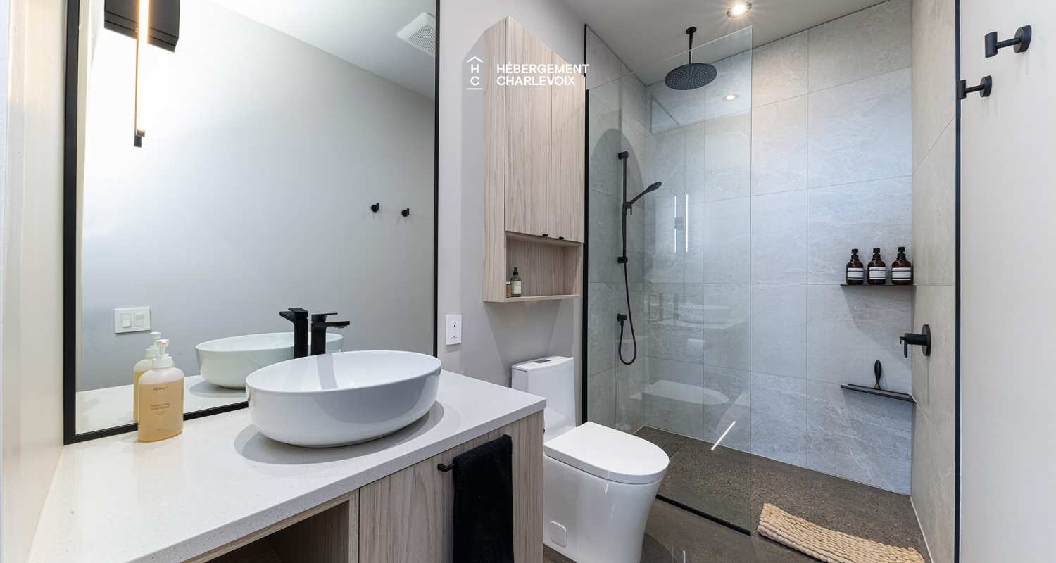 DAM-330 - Breathtaking view of the St. Lawrence River.