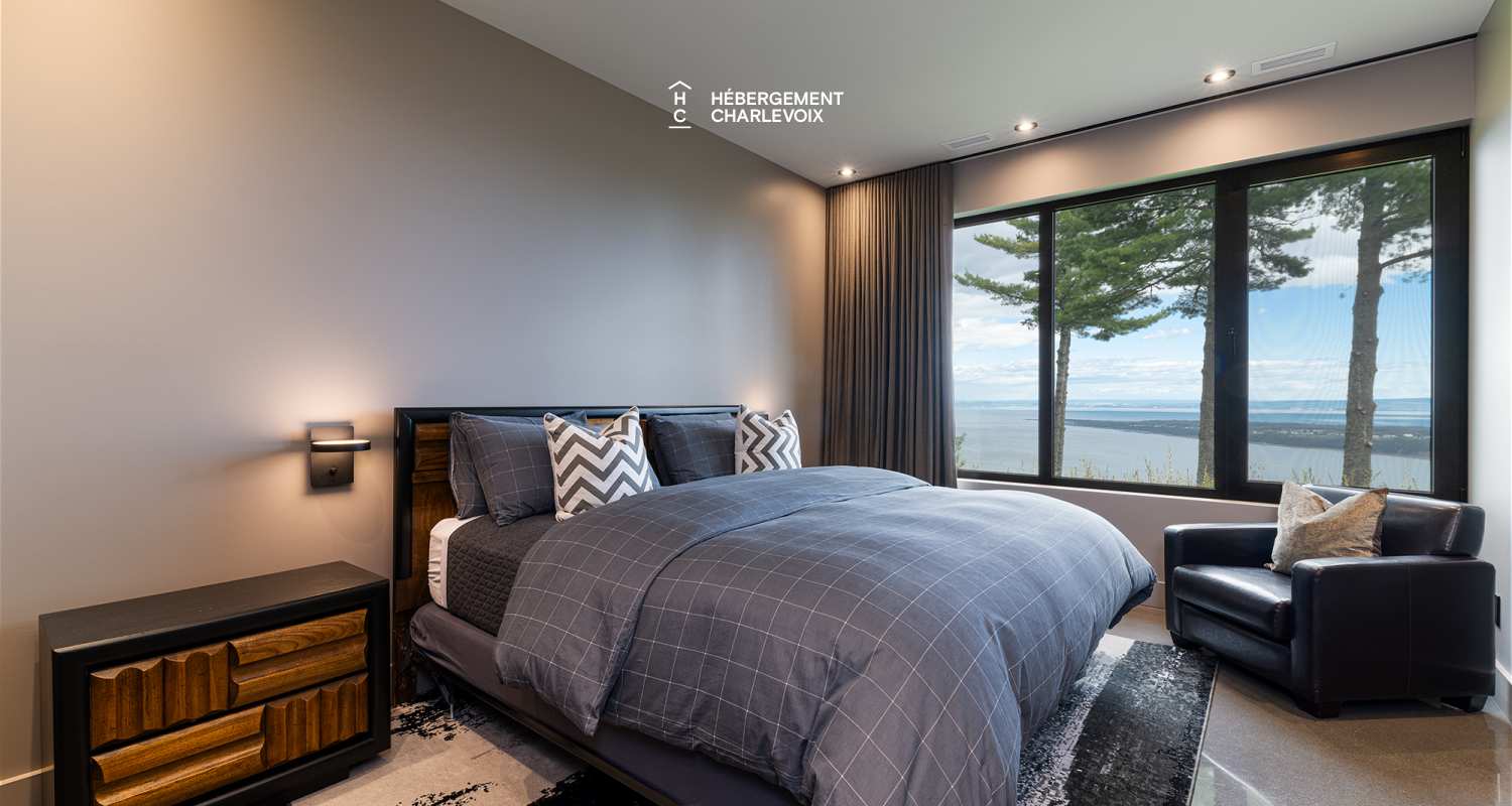 DAM-330 - Breathtaking view of the St. Lawrence River.