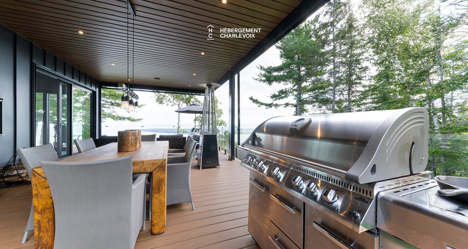 DAM-330 - Breathtaking view of the St. Lawrence River.