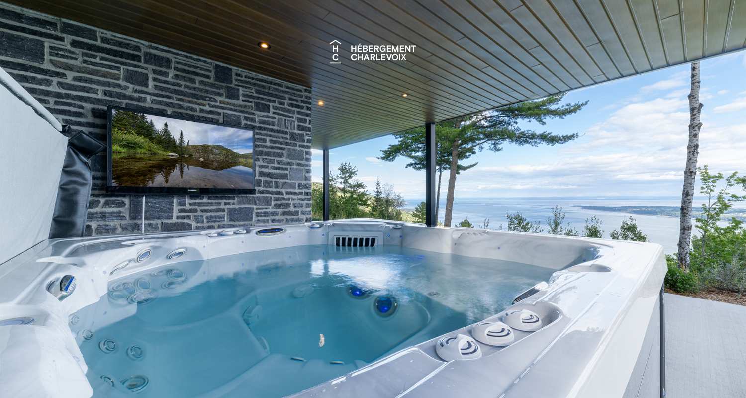 DAM-330 - Breathtaking view of the St. Lawrence River.