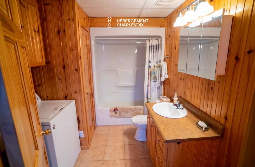 DOU-280 - Charmant chalet surplombant la plage de Baie-Saint-Paul