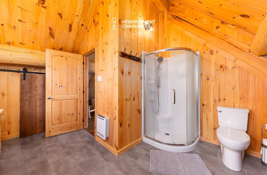 DUC-24 - Chalet en bois rond pour 18 personnes