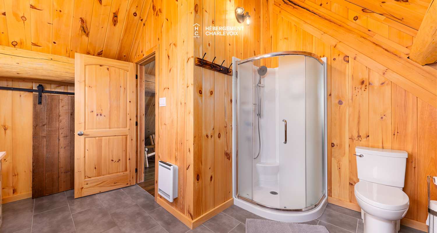 DUC-24 - Log cabin for 18 people