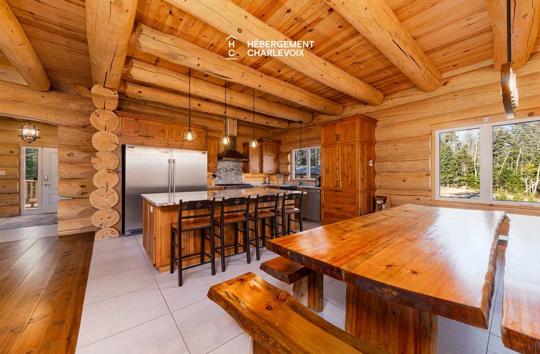 DUC-24 - Chalet en bois rond pour 18 personnes