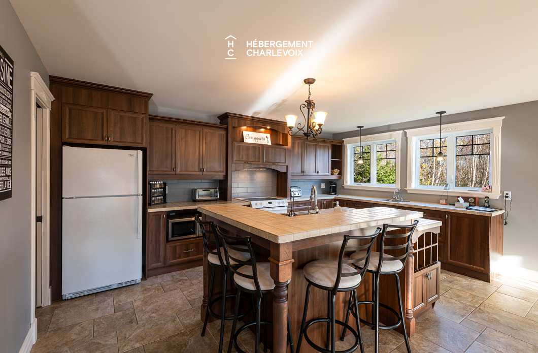 ESC-219 - An open kitchen for gourmet moments