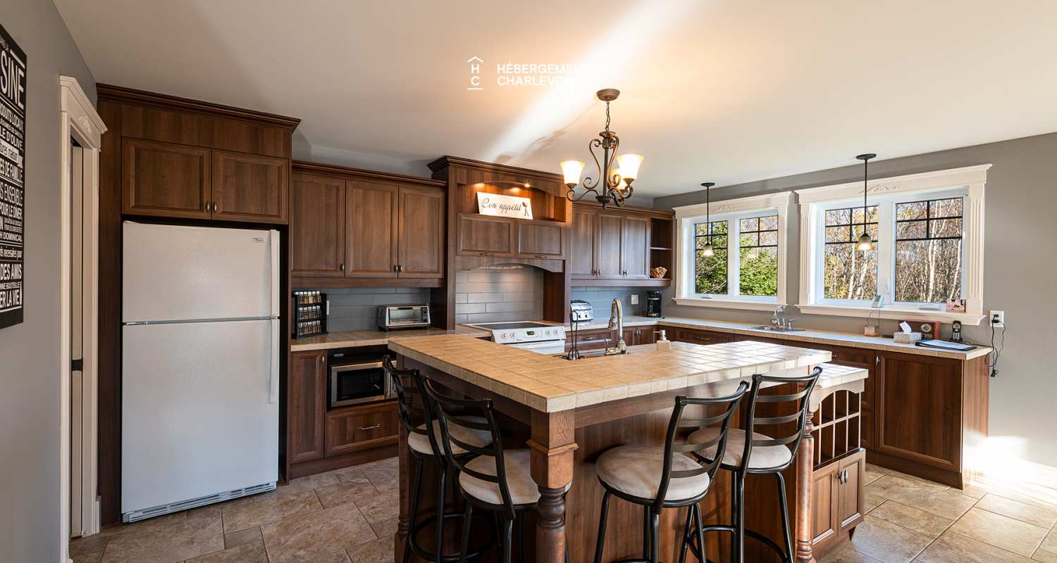 ESC-219 - Une cuisine ouverte pour les moments gourmands