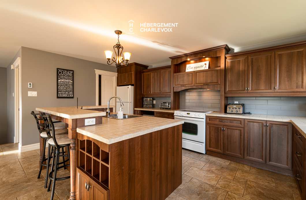 ESC-219 - An open kitchen for gourmet moments