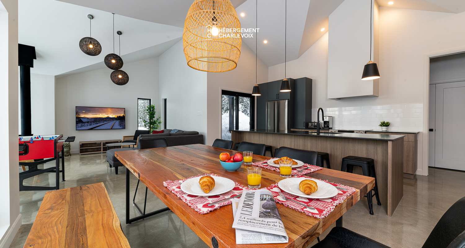 EVO-38 - Havre de paix qui cède toute sa place à la nature charlevoisienne !