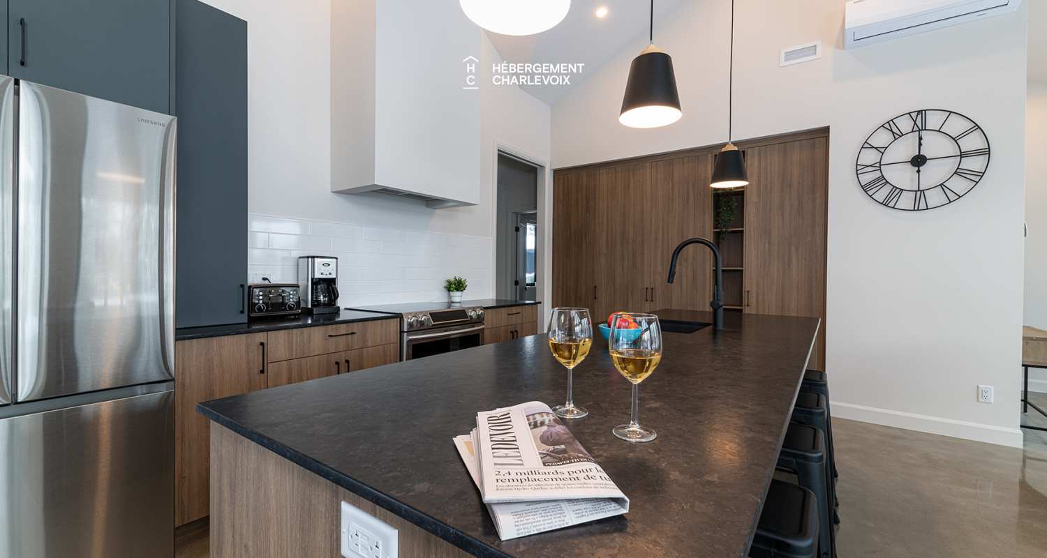 EVO-38 - Havre de paix qui cède toute sa place à la nature charlevoisienne !