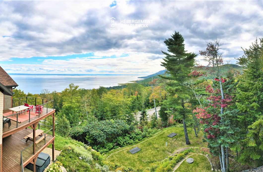 FOR-141 - Le plaisir vous attend !  SPA, sauna, vue sur le fleuve...