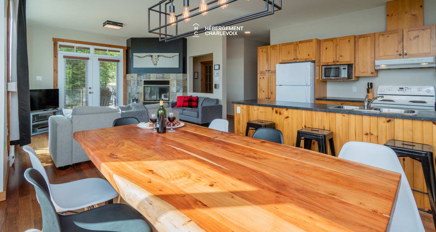 FOR-141 - Le plaisir vous attend !  SPA, sauna, vue sur le fleuve...