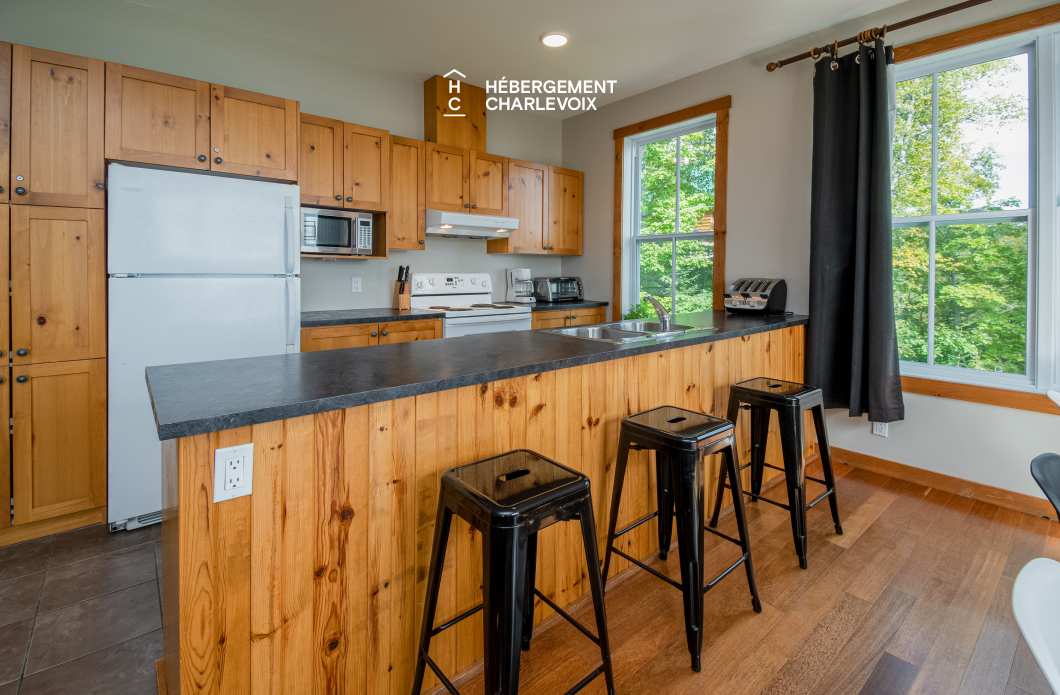FOR-141 - Le plaisir vous attend !  SPA, sauna, vue sur le fleuve...