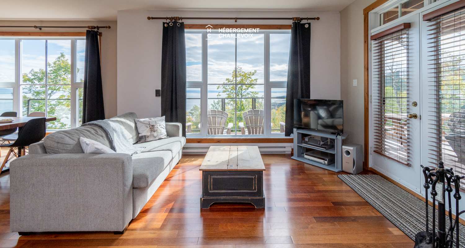 FOR-141 - Le plaisir vous attend !  SPA, sauna, vue sur le fleuve...