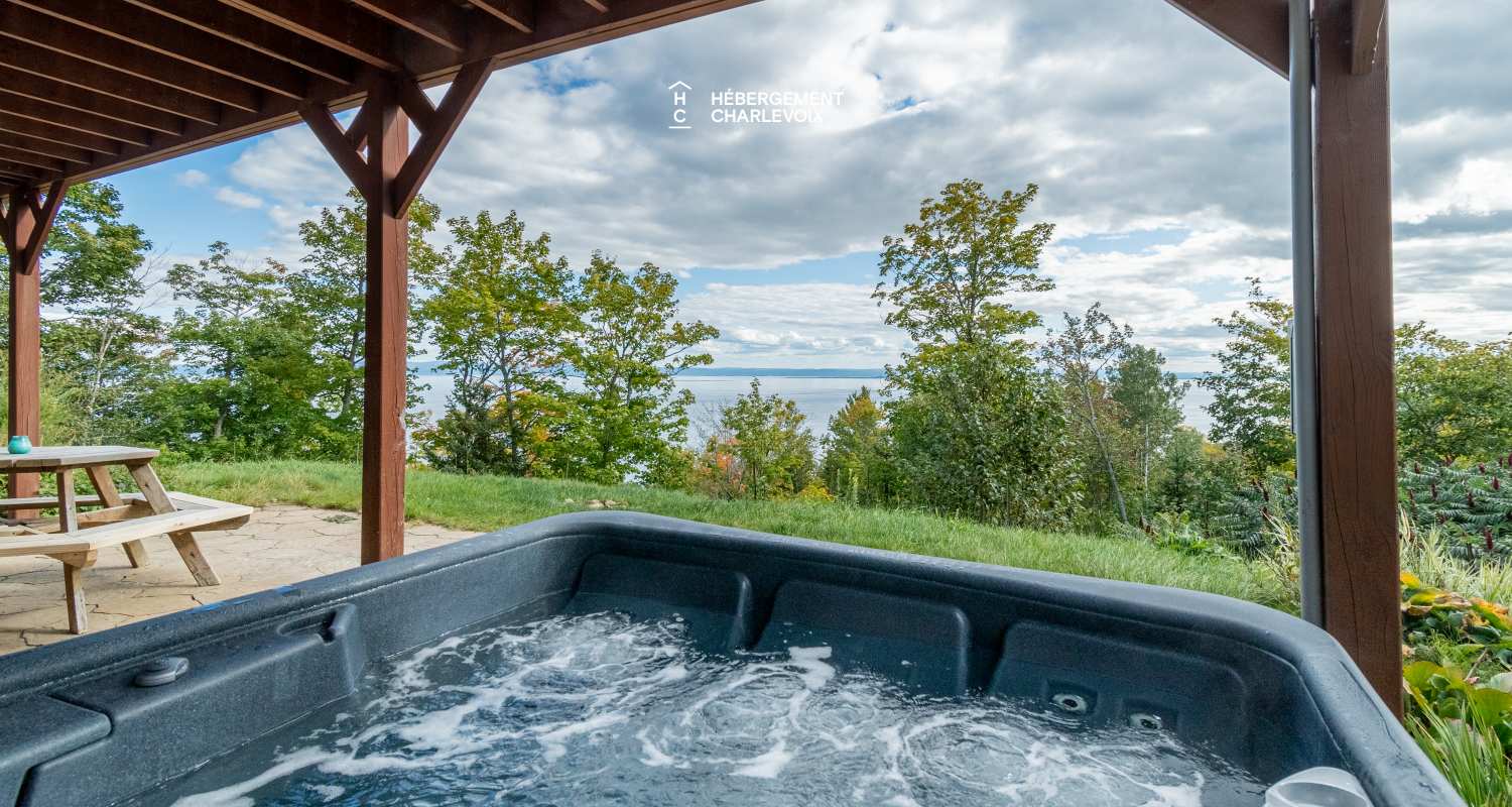 FOR-141 - Le plaisir vous attend !  SPA, sauna, vue sur le fleuve...