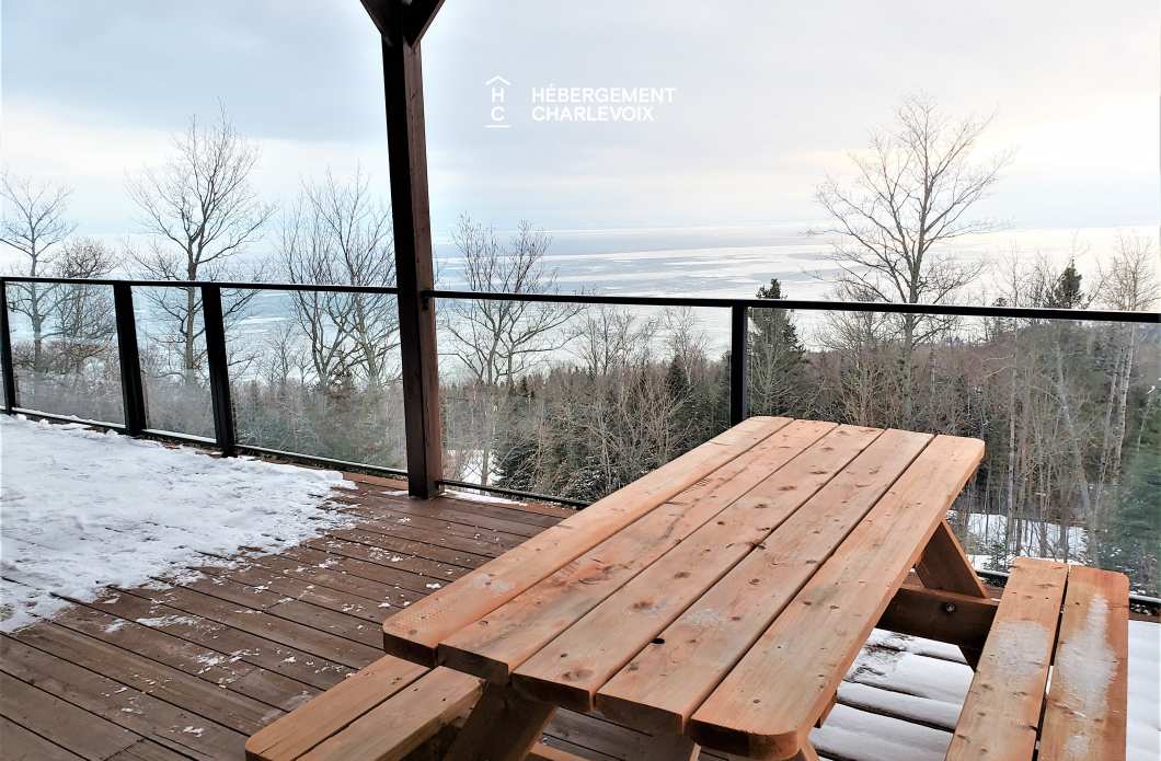FOR-141 - Le plaisir vous attend !  SPA, sauna, vue sur le fleuve...
