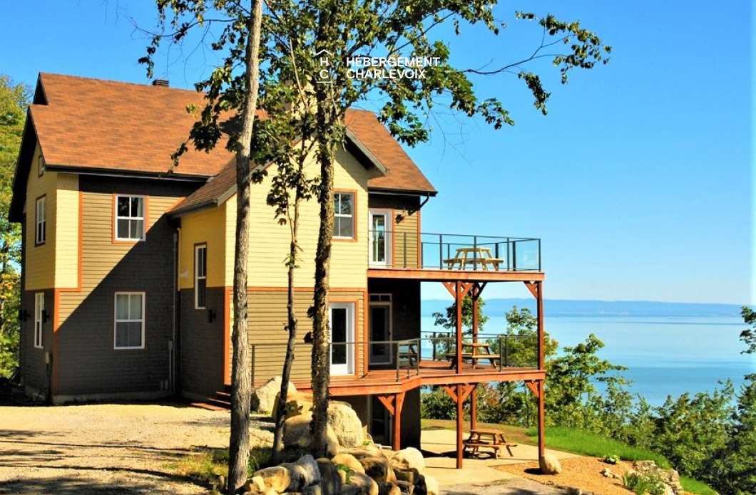 FOR-141 - Le plaisir vous attend !  SPA, sauna, vue sur le fleuve...