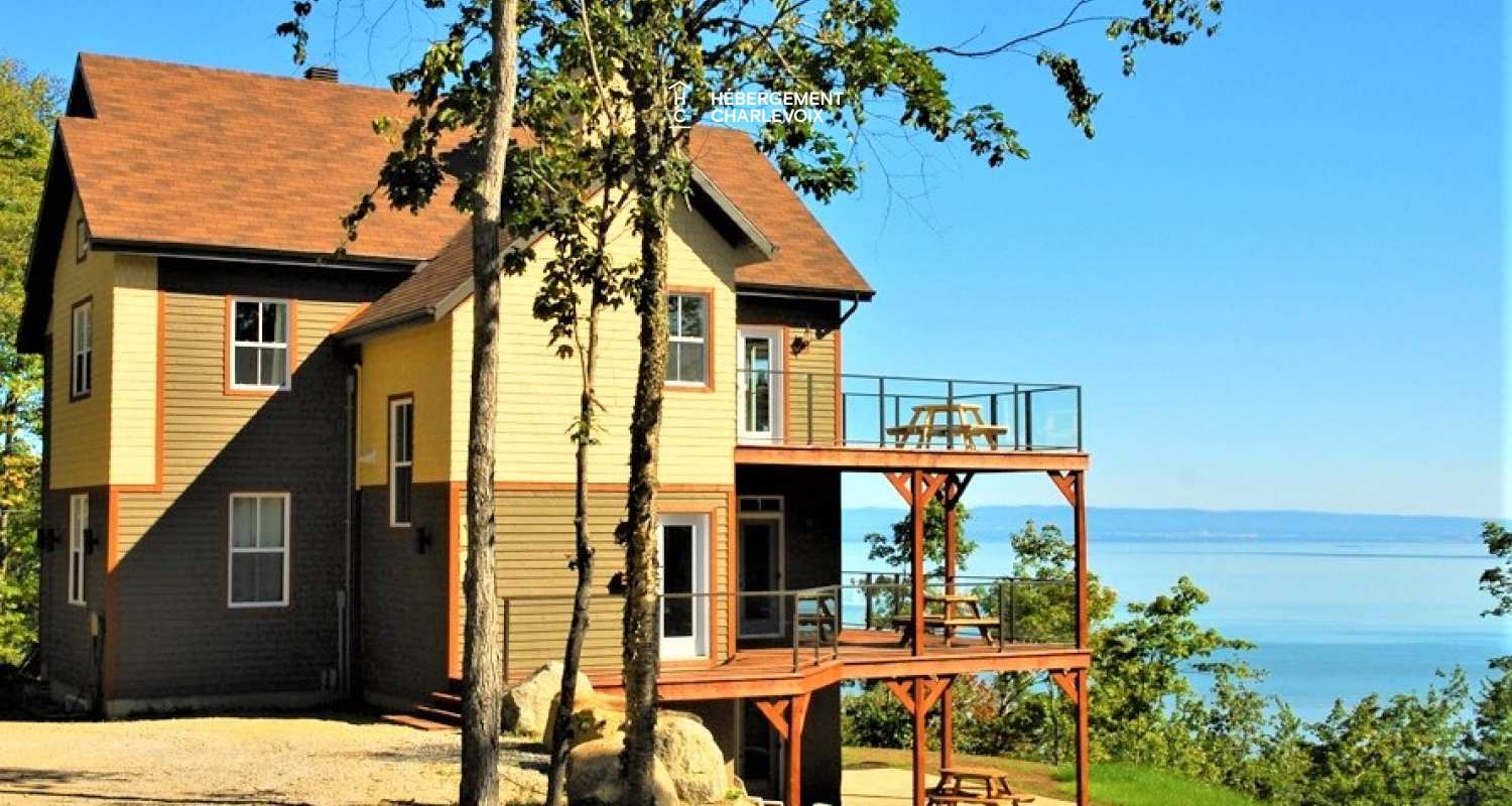 FOR-141 - Le plaisir vous attend !  SPA, sauna, vue sur le fleuve...
