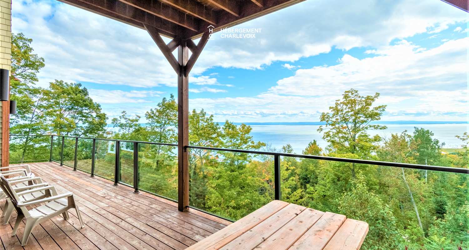 FOR-141 - Le plaisir vous attend !  SPA, sauna, vue sur le fleuve...