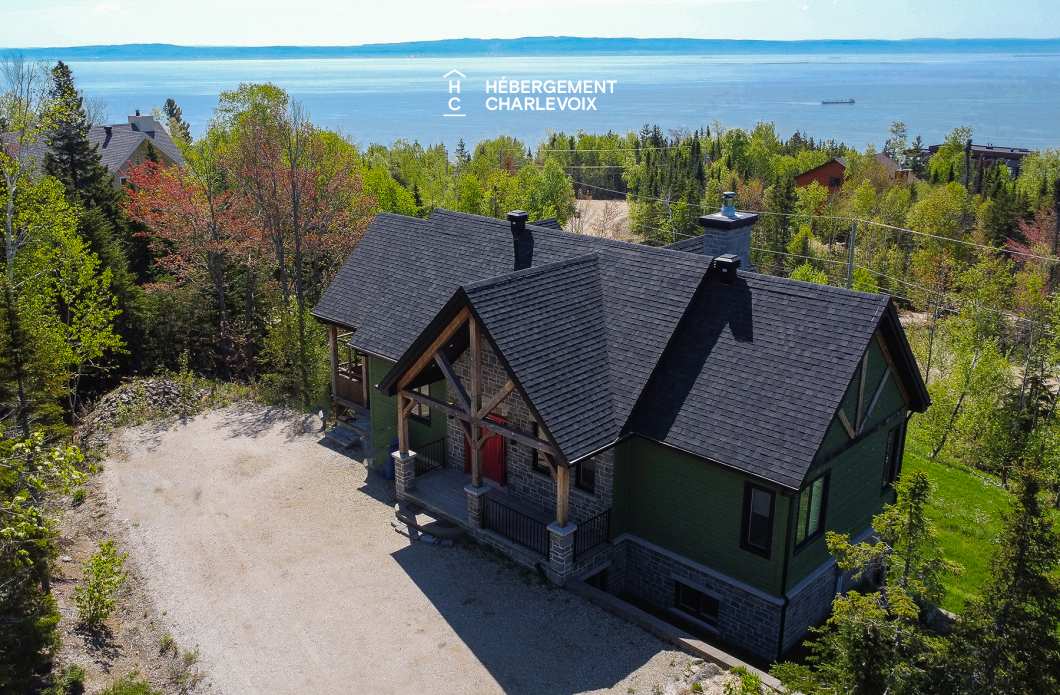 JAM-62 - Chalet confortable avec une vue imprenable sur le fleuve et les pentes
