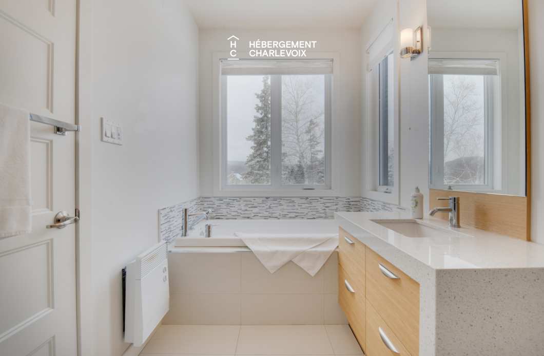 JAM-62 - Chalet confortable avec une vue imprenable sur le fleuve et les pentes