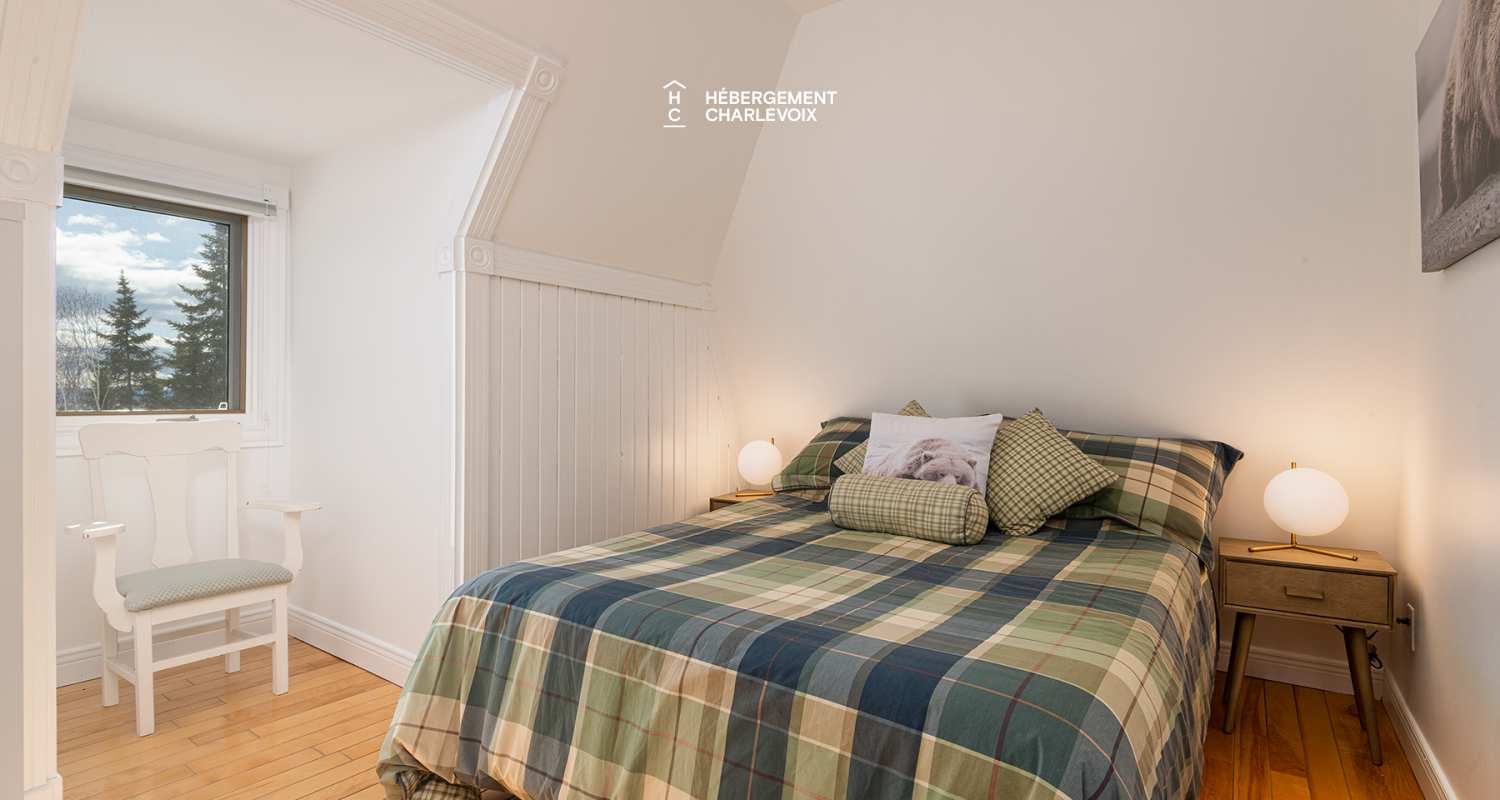 JAU-1060 - Typical bucolic house of Charlevoix