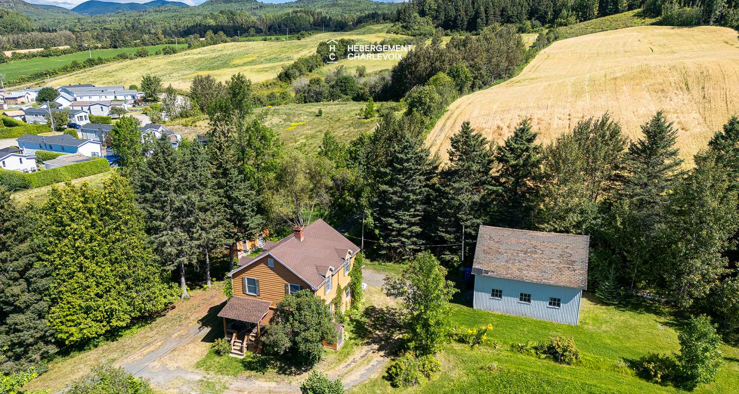 LAC-35 - Chalet avec cachet dans un environnement forestier