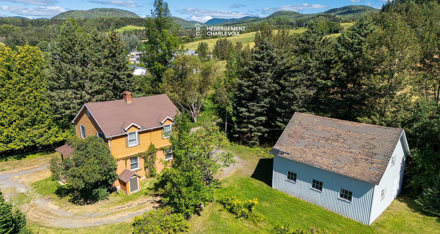 LAC-35 - Chalet avec cachet dans un environnement forestier