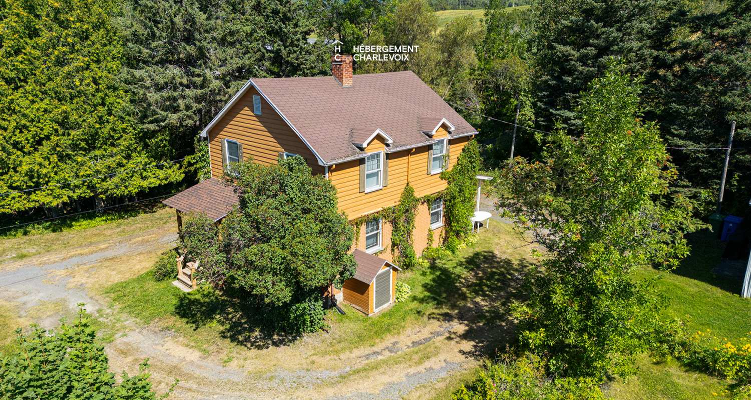 LAC-35 - Chalet avec cachet dans un environnement forestier