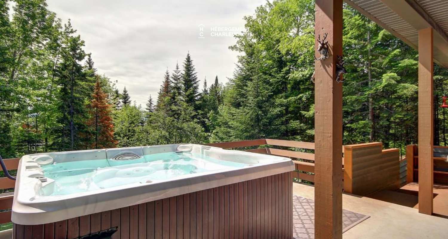 LOR-14 - Spacious terrace with a spa