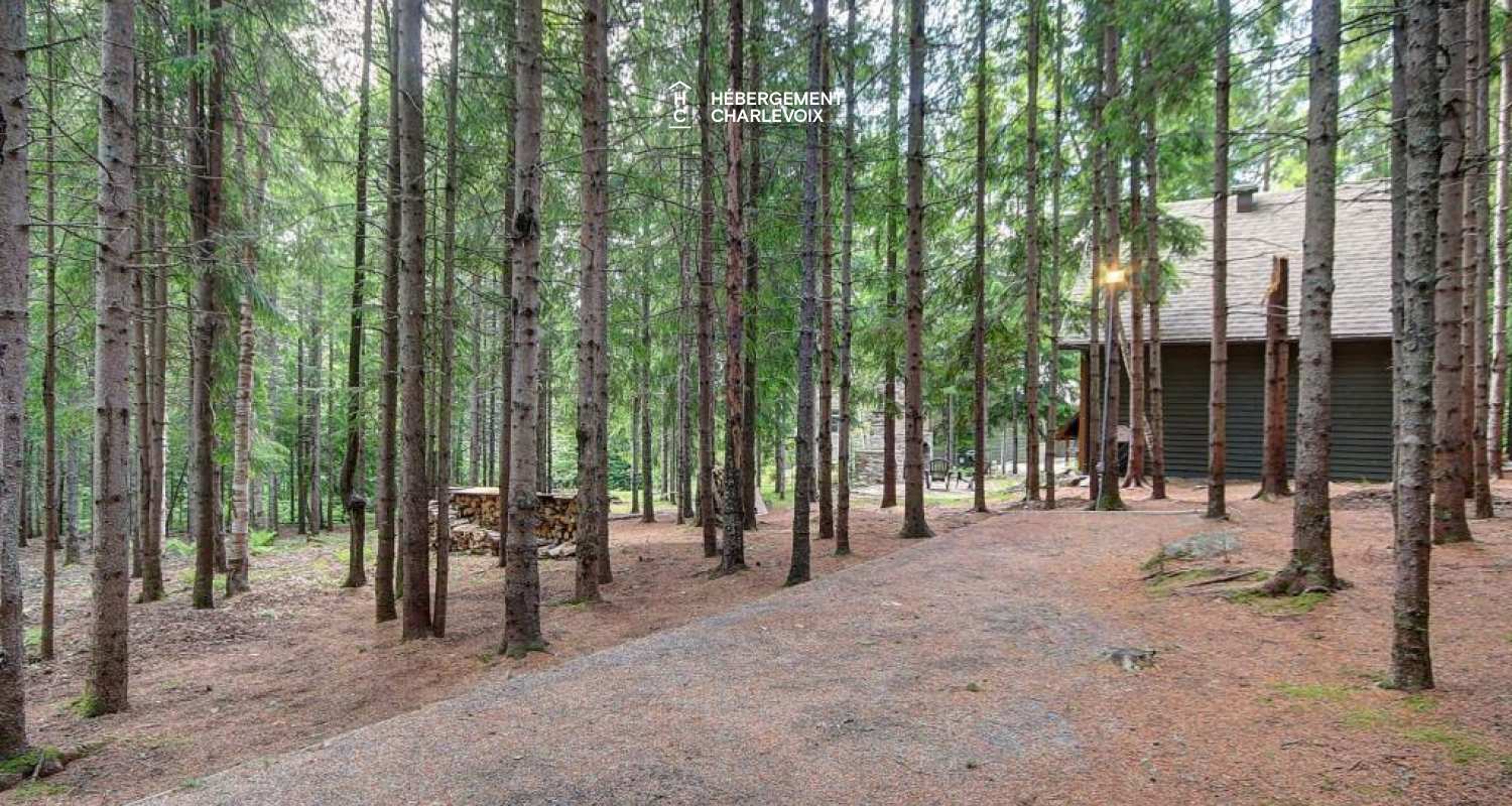 LOR-14 - Spacious terrace with a spa