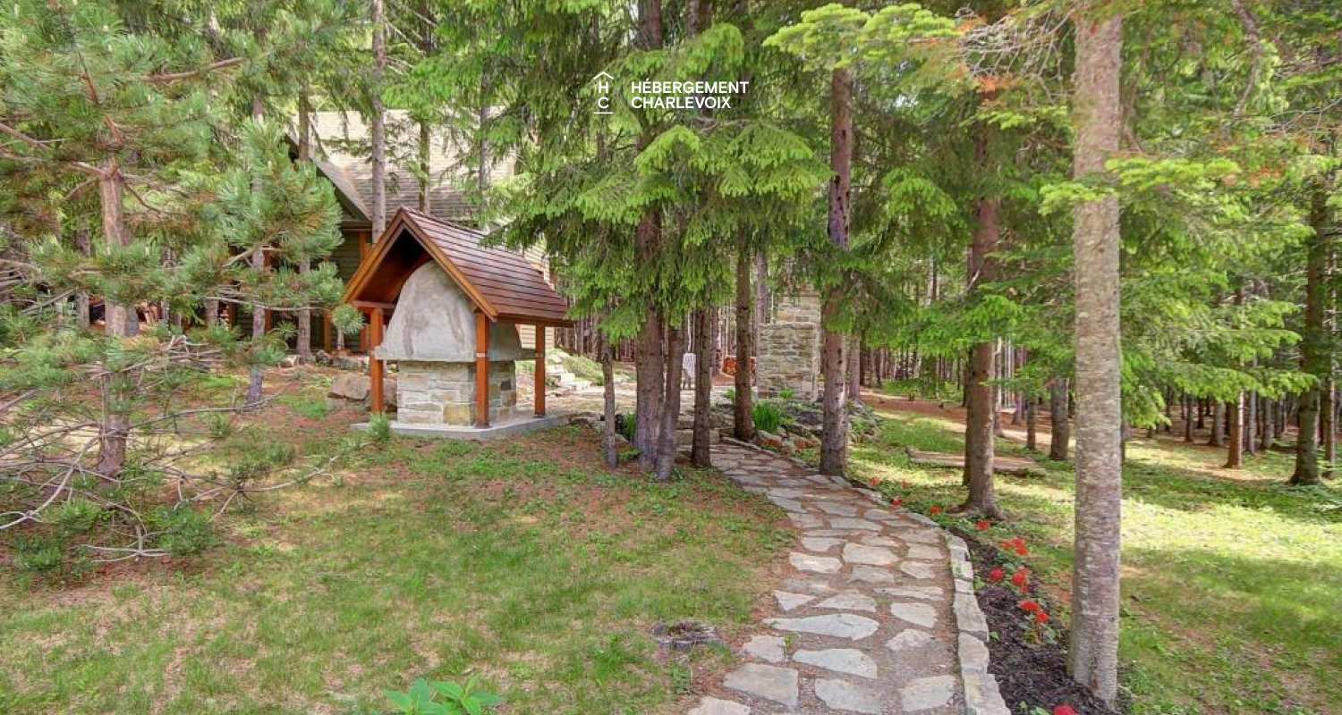 LOR-14 - Spacious terrace with a spa