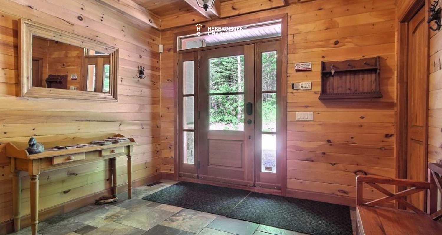 LOR-14 - Spacious terrace with a spa