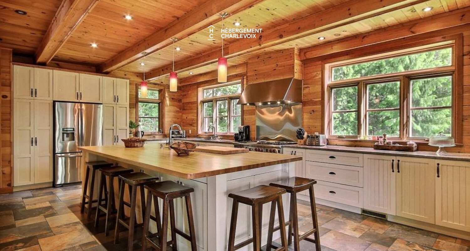 LOR-14 - Spacious terrace with a spa