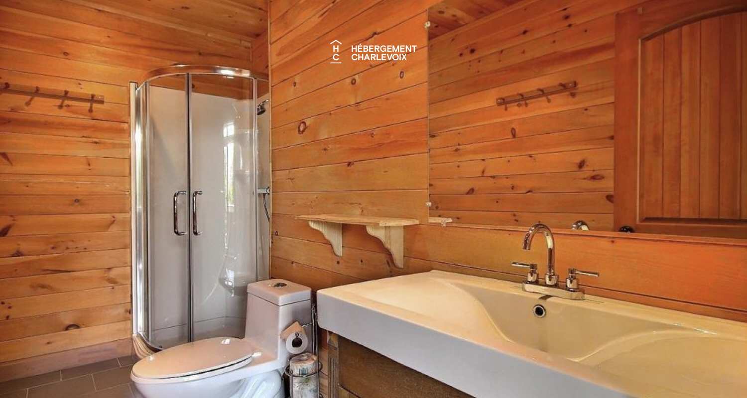 LOR-14 - Spacious terrace with a spa