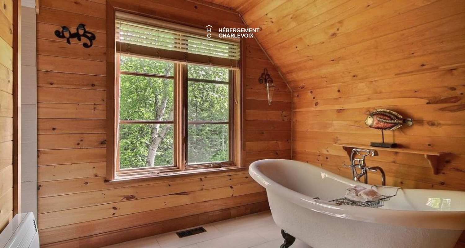 LOR-14 - Spacious terrace with a spa